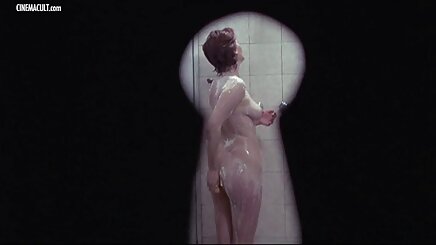 Cum katılımı ile güzel oralseksizle banyo bana şaplak