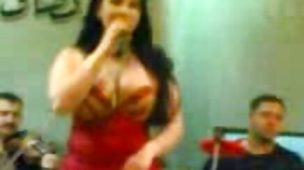 Sarışın milf parmak oral seks filmi genç
